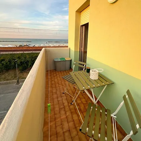 Vistamare Con Terrazzi, Giardino E Parcheggio *