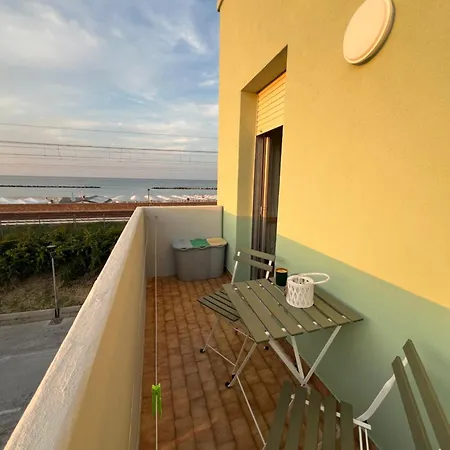 Vistamare Con Terrazzi, Giardino E Parcheggio *