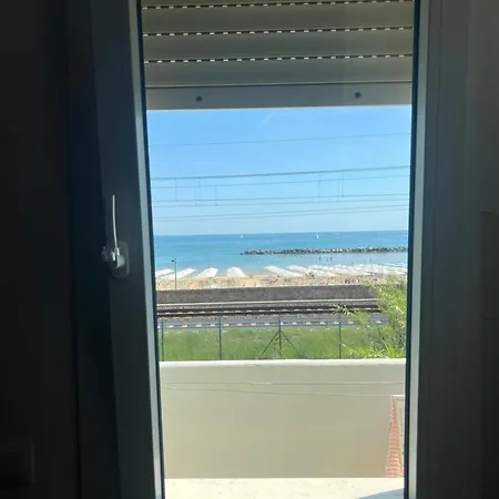 Vistamare Con Terrazzi, Giardino E Parcheggio Apartment *